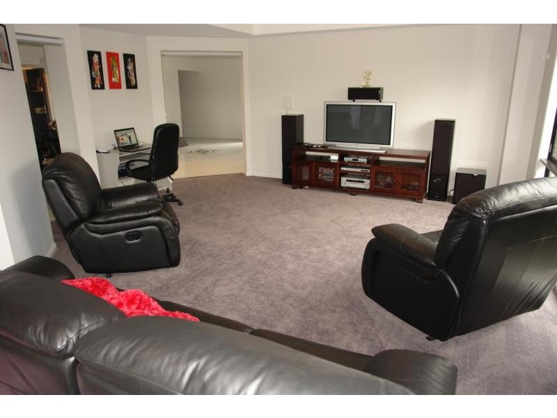 Pacific Pines QLD 4211