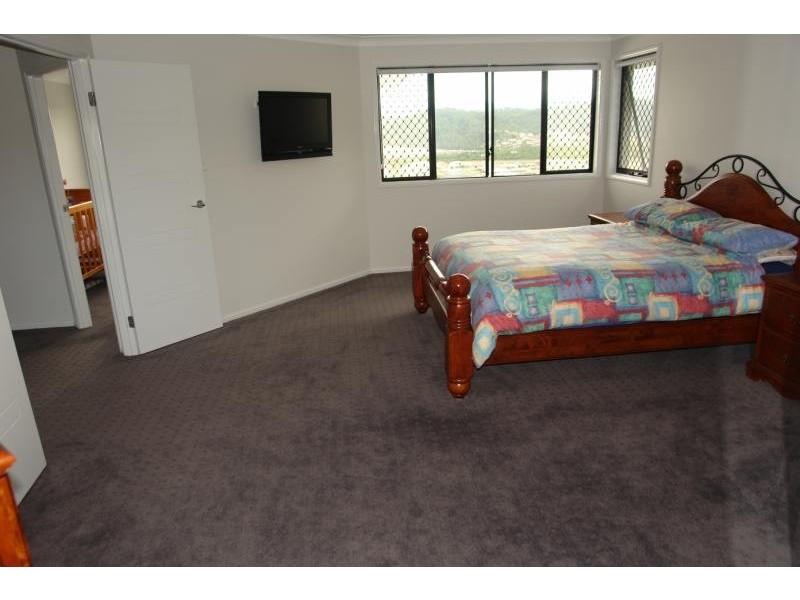 Pacific Pines QLD 4211