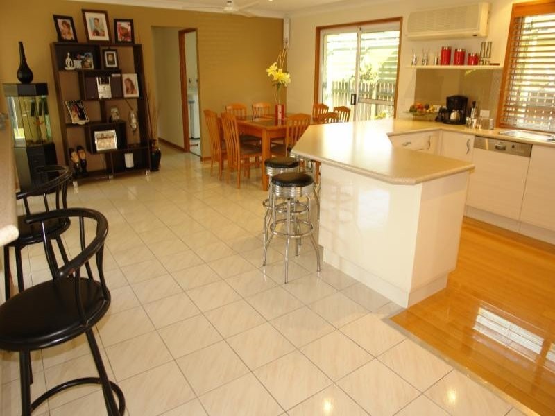 Hollywell QLD 4216