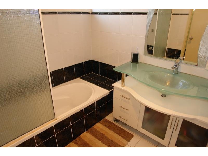 Paradise Point QLD 4216