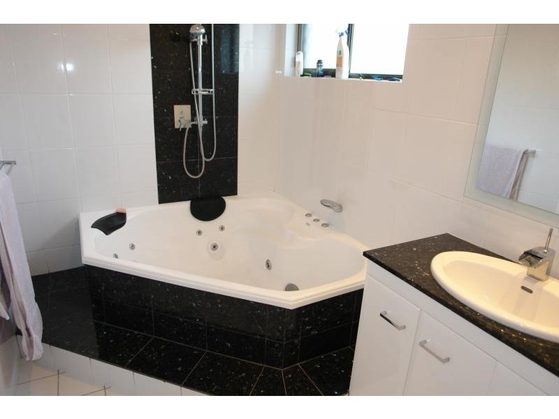 Paradise Point QLD 4216