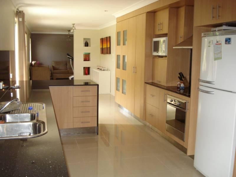Hollywell QLD 4216
