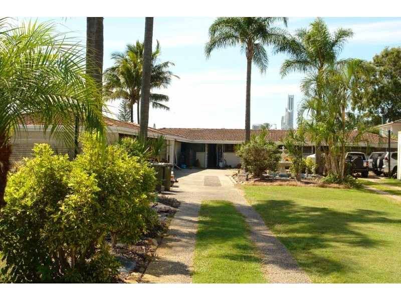 Broadbeach Waters QLD 4218