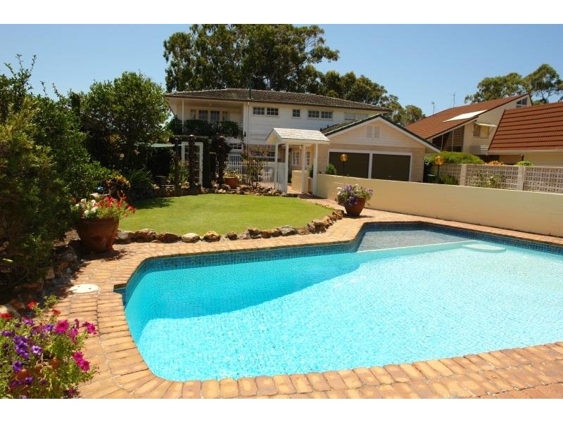 Broadbeach Waters QLD 4218