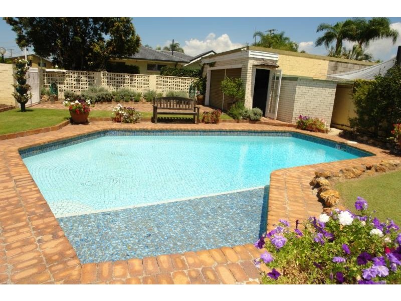 Broadbeach Waters QLD 4218