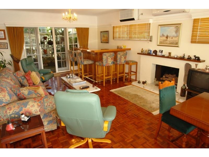 Broadbeach Waters QLD 4218