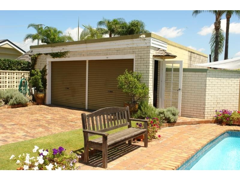 Broadbeach Waters QLD 4218