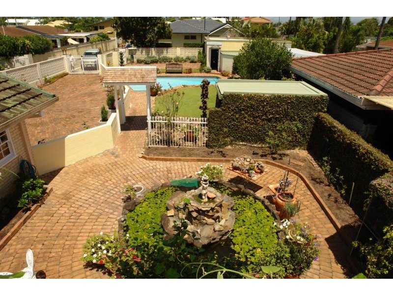 Broadbeach Waters QLD 4218