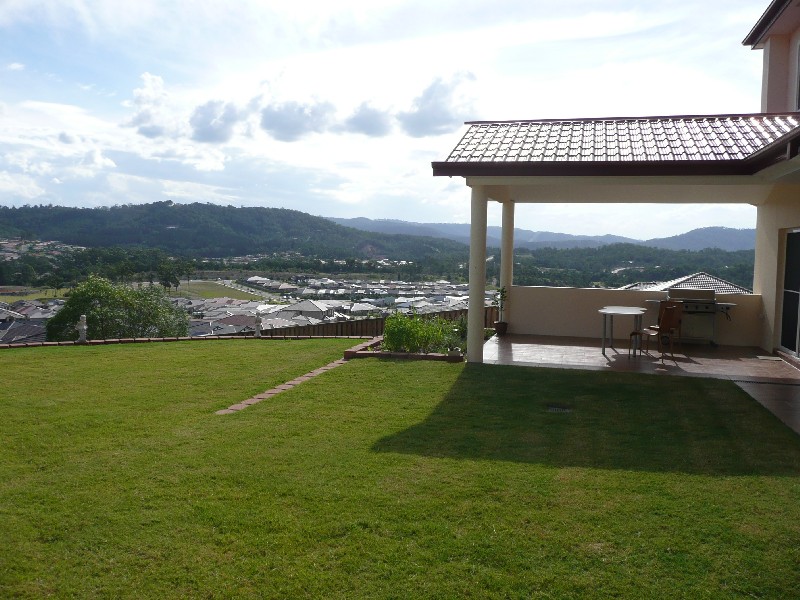 Pacific Pines QLD 4211