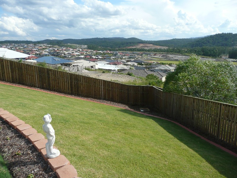 Pacific Pines QLD 4211