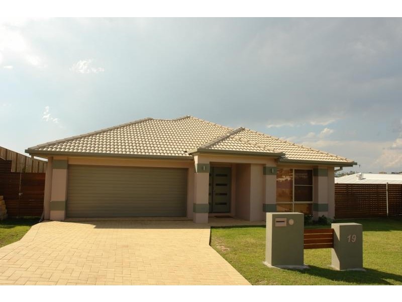 Pacific Pines QLD 4211