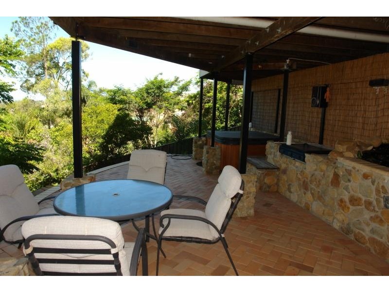 Pacific Pines QLD 4211