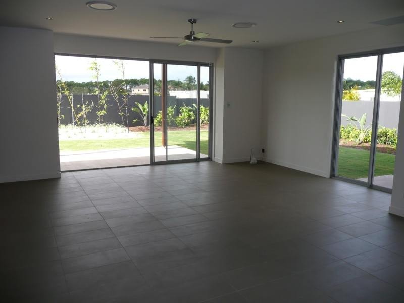 Hope Island QLD 4212