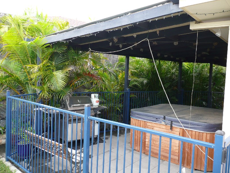 Pacific Pines QLD 4211