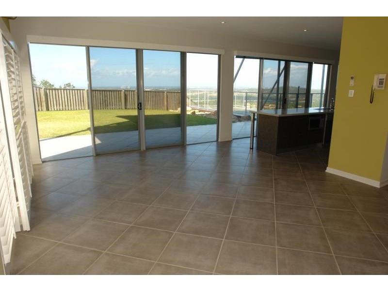 Pacific Pines QLD 4211