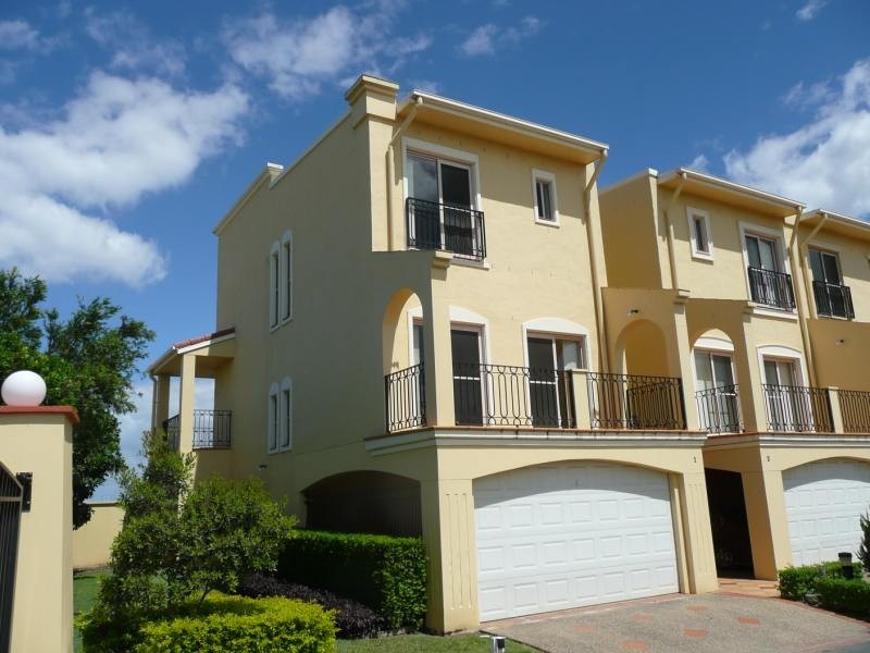 Hope Island QLD 4212