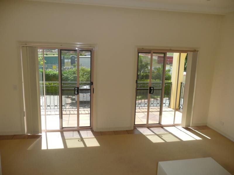 Hope Island QLD 4212