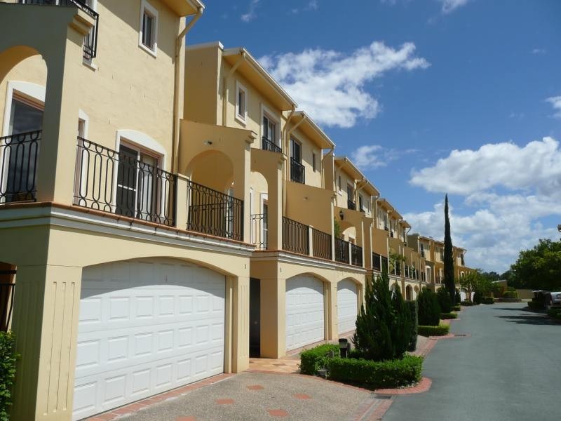 Hope Island QLD 4212