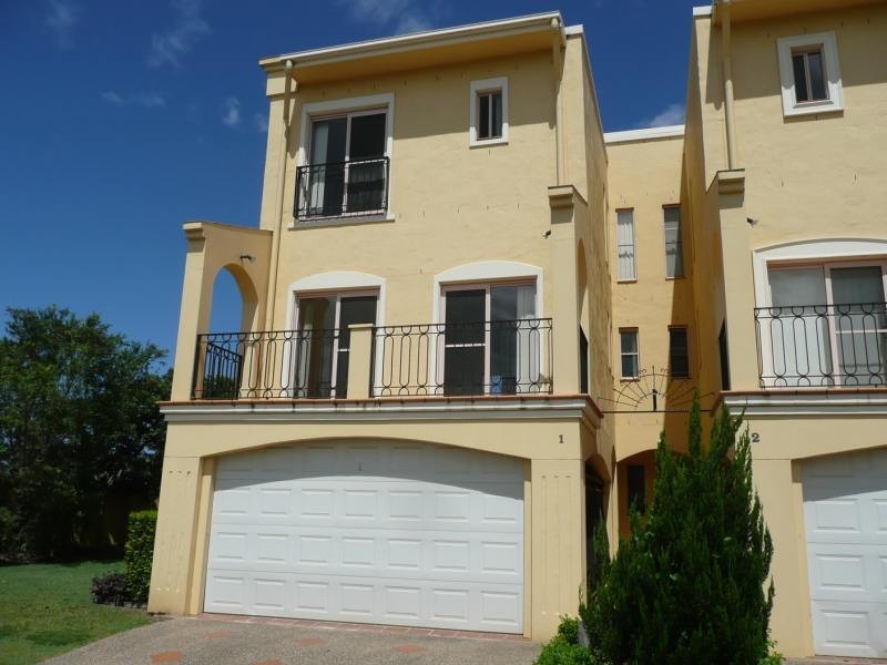 Hope Island QLD 4212