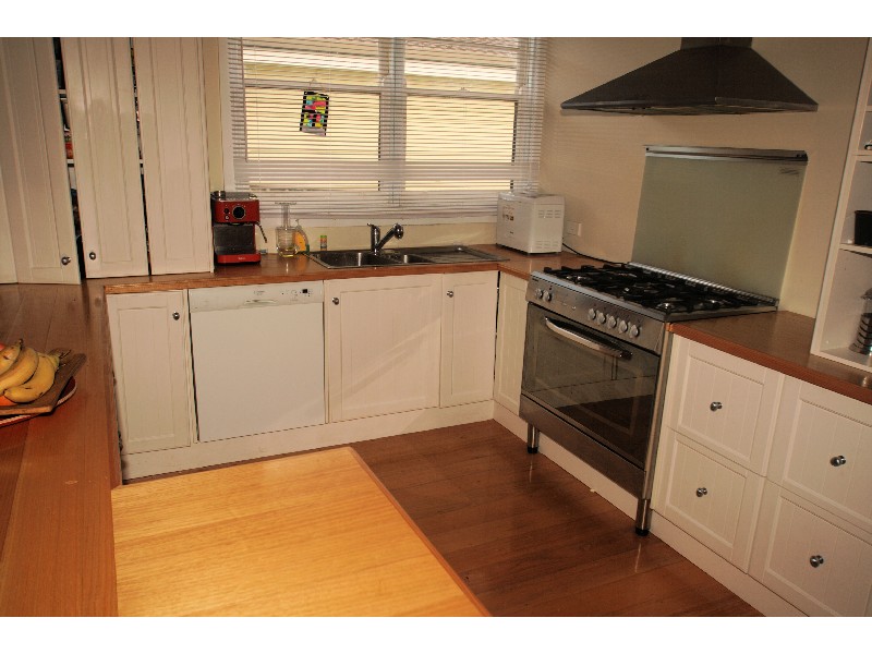 Flora Hill VIC 3550