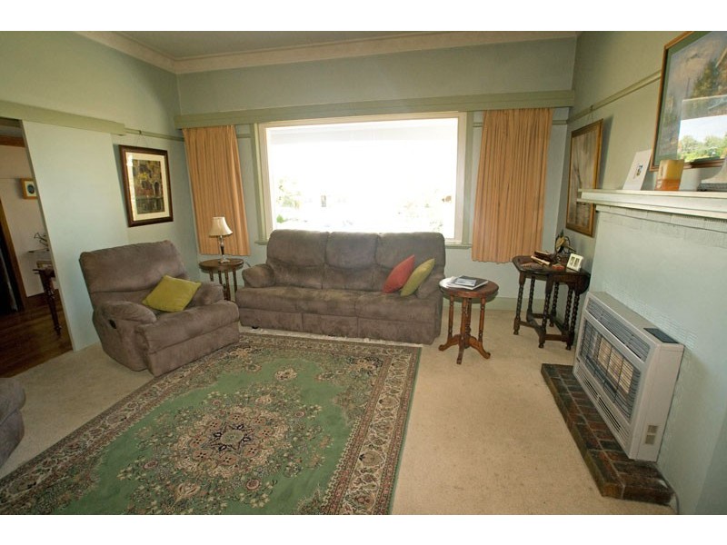 77 Neale Street, Kennington VIC 3550