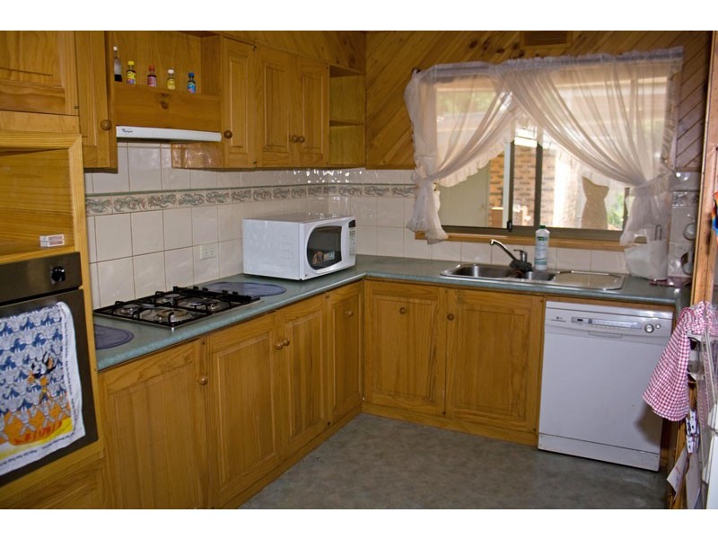 105 Harley Street, Strathdale VIC 3550