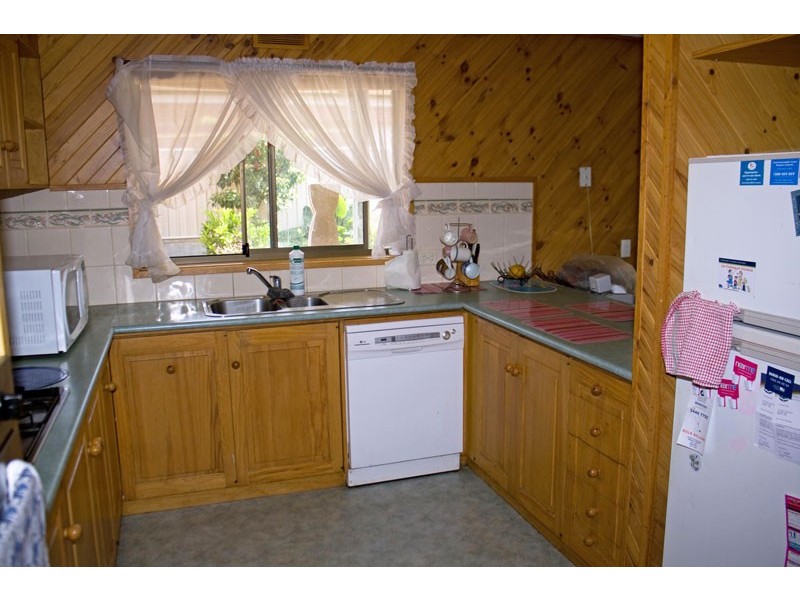 105 Harley Street, Strathdale VIC 3550