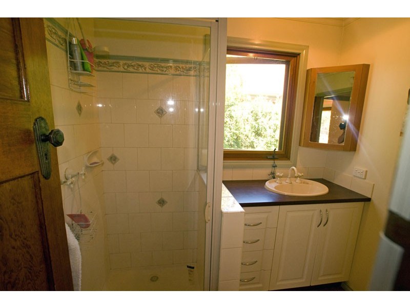 77 Neale St, Kennington VIC 3550