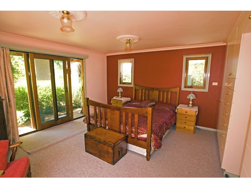77 Neale St, Kennington VIC 3550