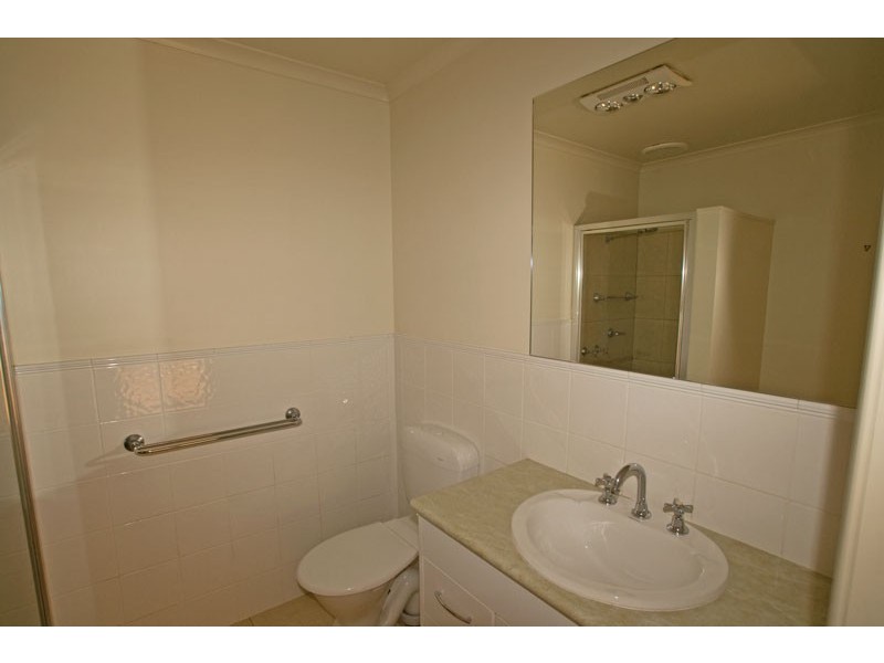 2/50 Houlahan Street, Flora Hill VIC 3550