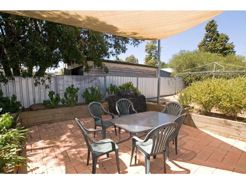 20 Clarence Avenue, Kennington VIC 3550