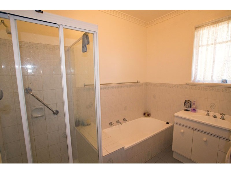 20. Clarence Avenue, Kennington VIC 3550