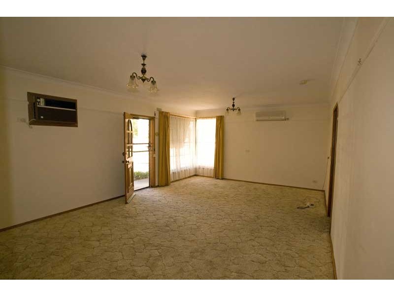 Rear Unit 1/82 high street, Kangaroo Flat VIC 3555