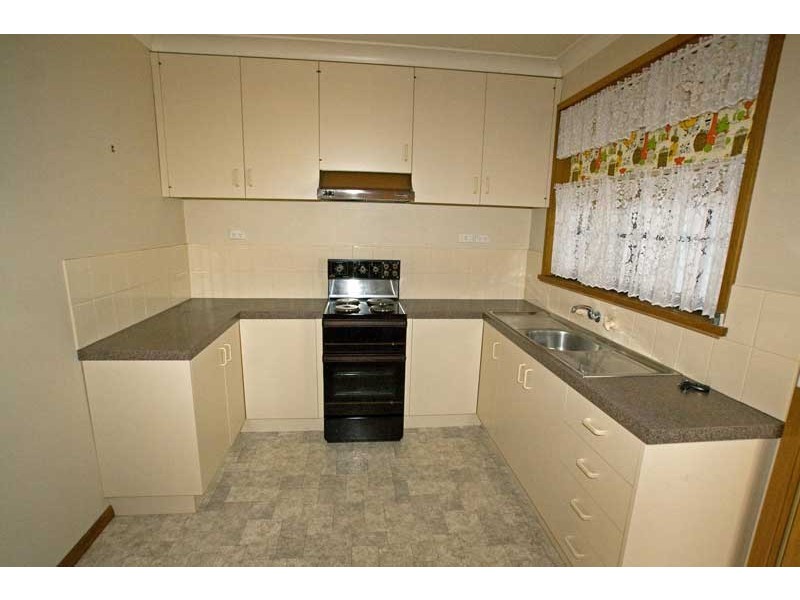 Rear Unit 1/82 high street, Kangaroo Flat VIC 3555