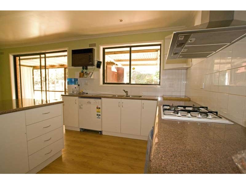 14 Butcher Street, Strathdale VIC 3550