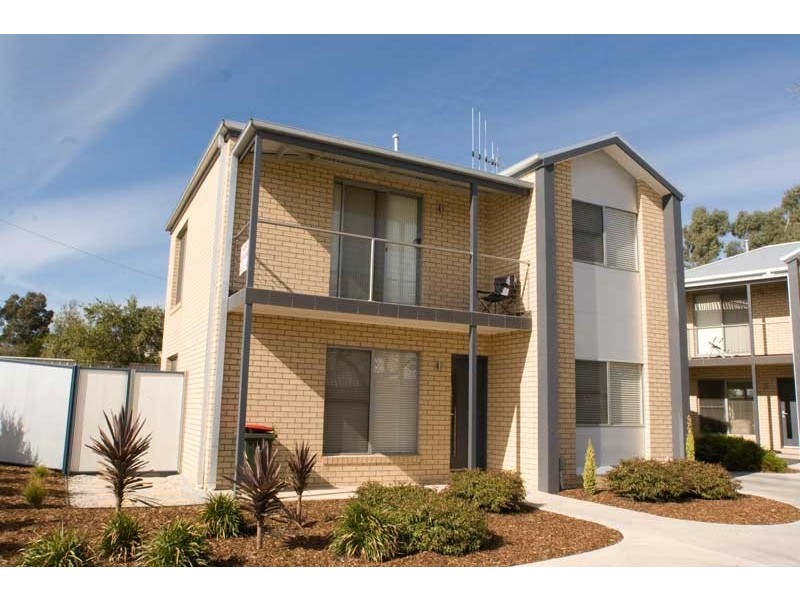 1/16 Skene Street, Kennington VIC 3550