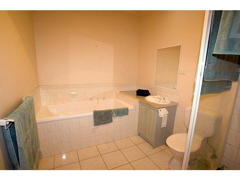 Unit 4/3 McKay St, Strathdale VIC 3550