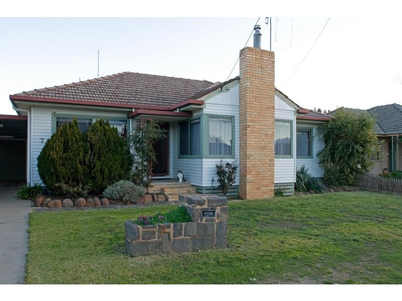7 Cahill Street, White Hills VIC 3550