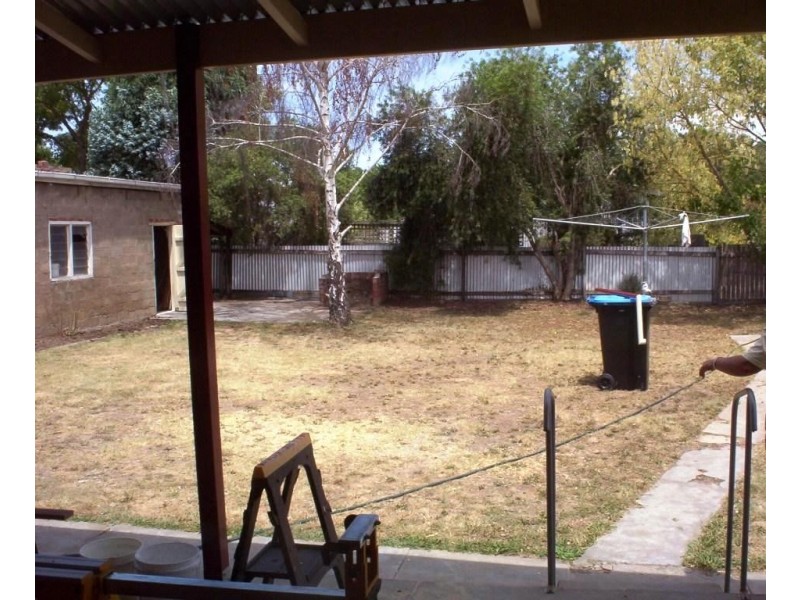 16 Ellis Street, Flora Hill VIC 3550