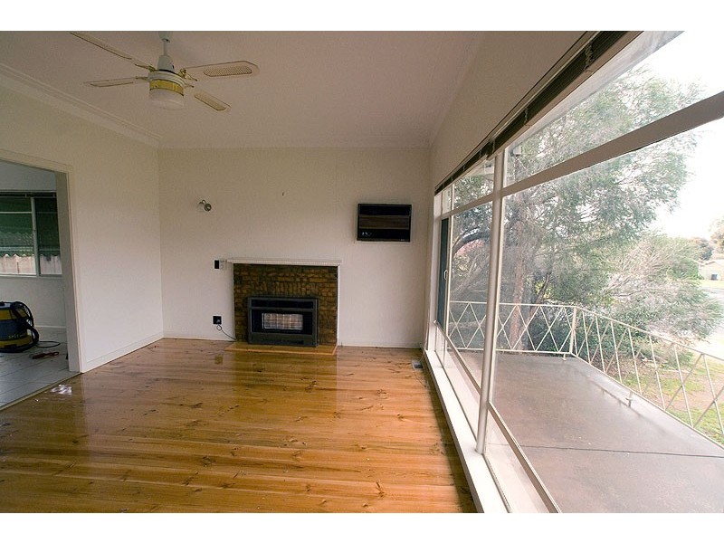 24 Burrowes Street, Golden Square VIC 3555