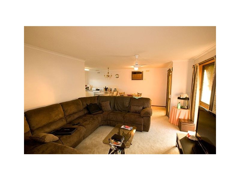 1B Bunting Crt, Strathdale VIC 3550