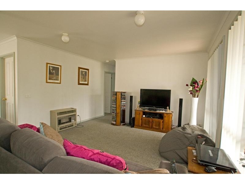 1/50 Hodgson Street REFRESHABLE, Eaglehawk VIC 3556