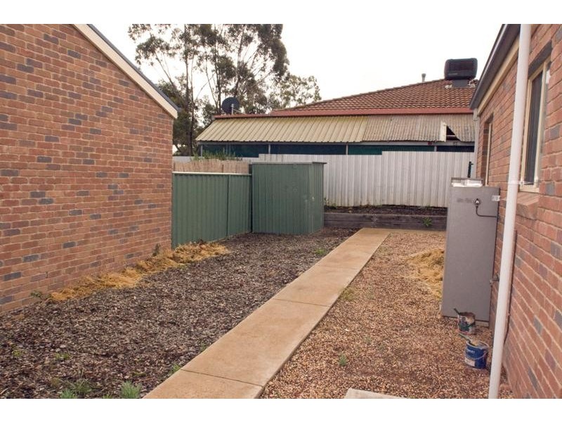 1/50 Hodgson Street REFRESHABLE, Eaglehawk VIC 3556