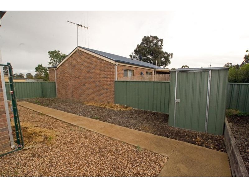 1/50 Hodgson Street REFRESHABLE, Eaglehawk VIC 3556
