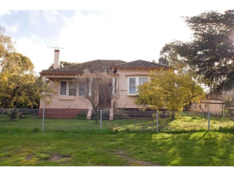 333  Eaglehawk Rd, California Gully VIC 3556