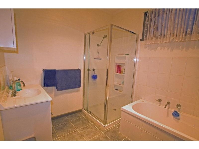 9 Grace St, White Hills VIC 3550