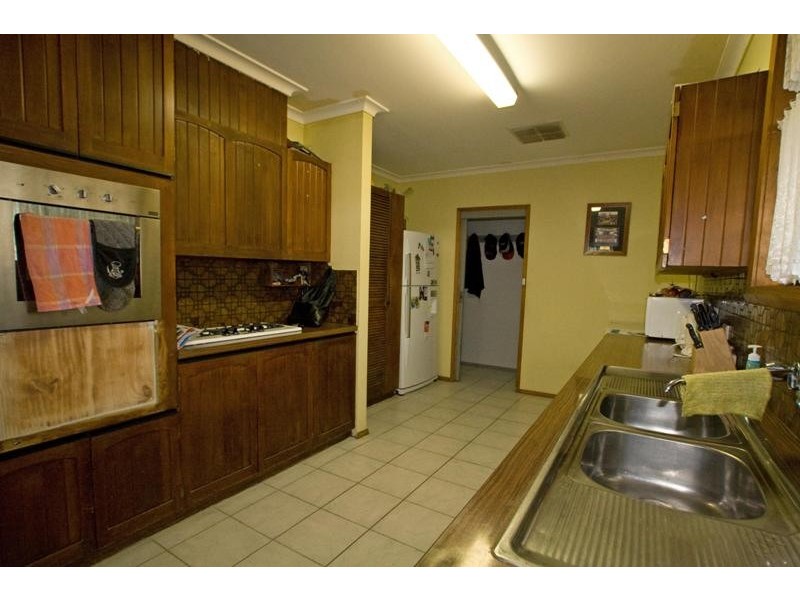 No.9 Grace Street, White Hills VIC 3550