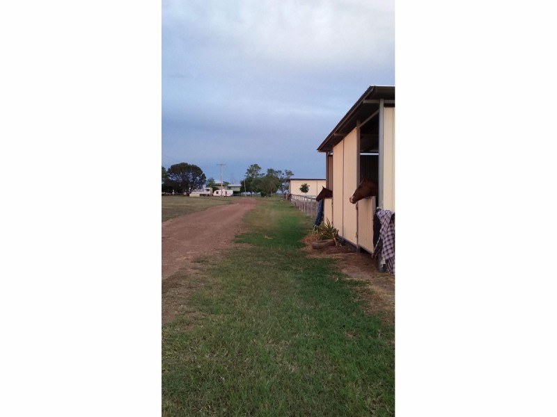 218 South Yaamba Road, Alton Downs QLD 4702