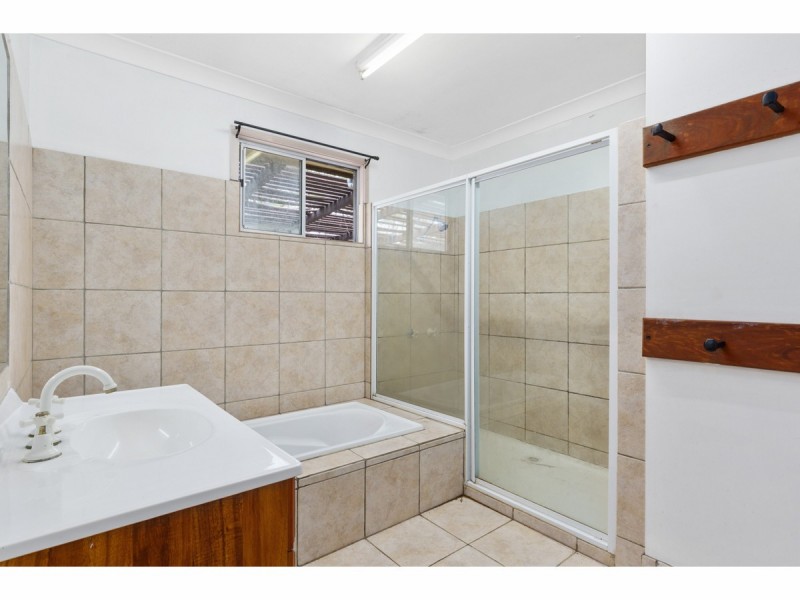 90 Neerkol Road, Stanwell QLD 4702