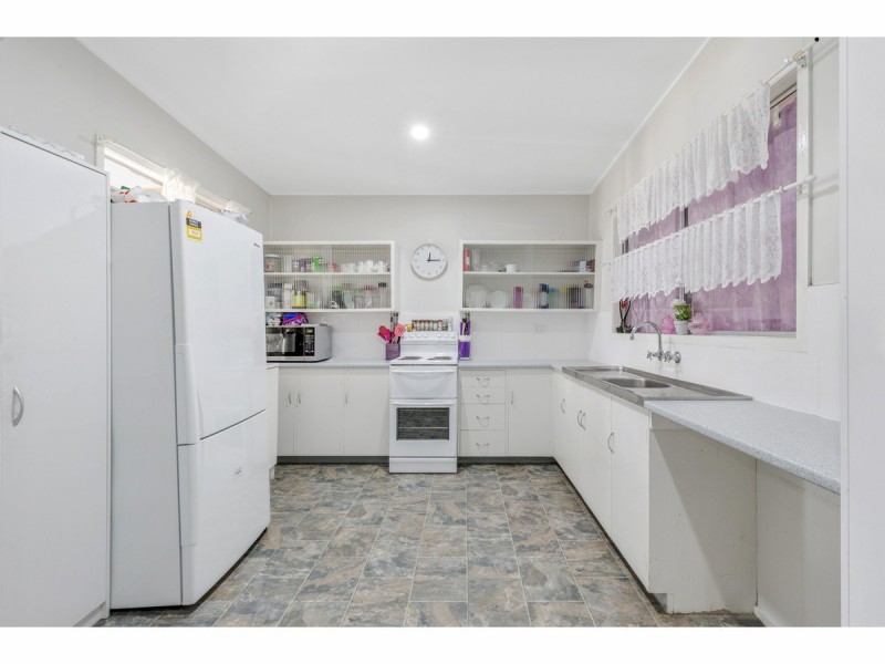 12 Churchill Street, Park Avenue QLD 4701